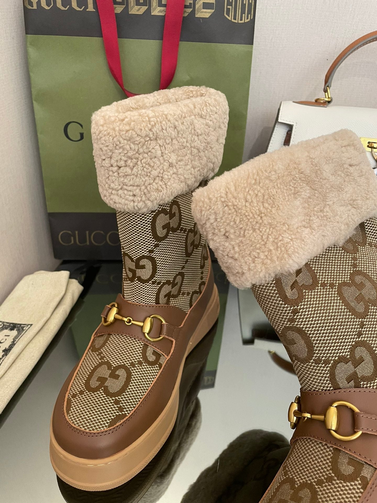 GUCCI HORSEBIT SNOW ANKLE BOOTS IN ECRU BEIGE MONOGRAM JACQUARD FABRIC MIX BROWN CALFSKIN AND LAMB WOOL LINING