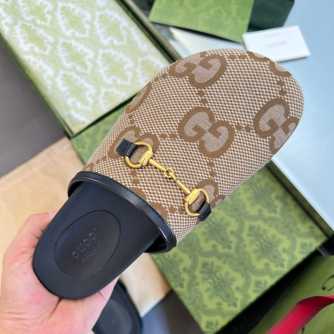 GUCCI HORSEBIT MULE IN LIGHT BROWN MONOGRAM CANVAS AND BLACK LINING