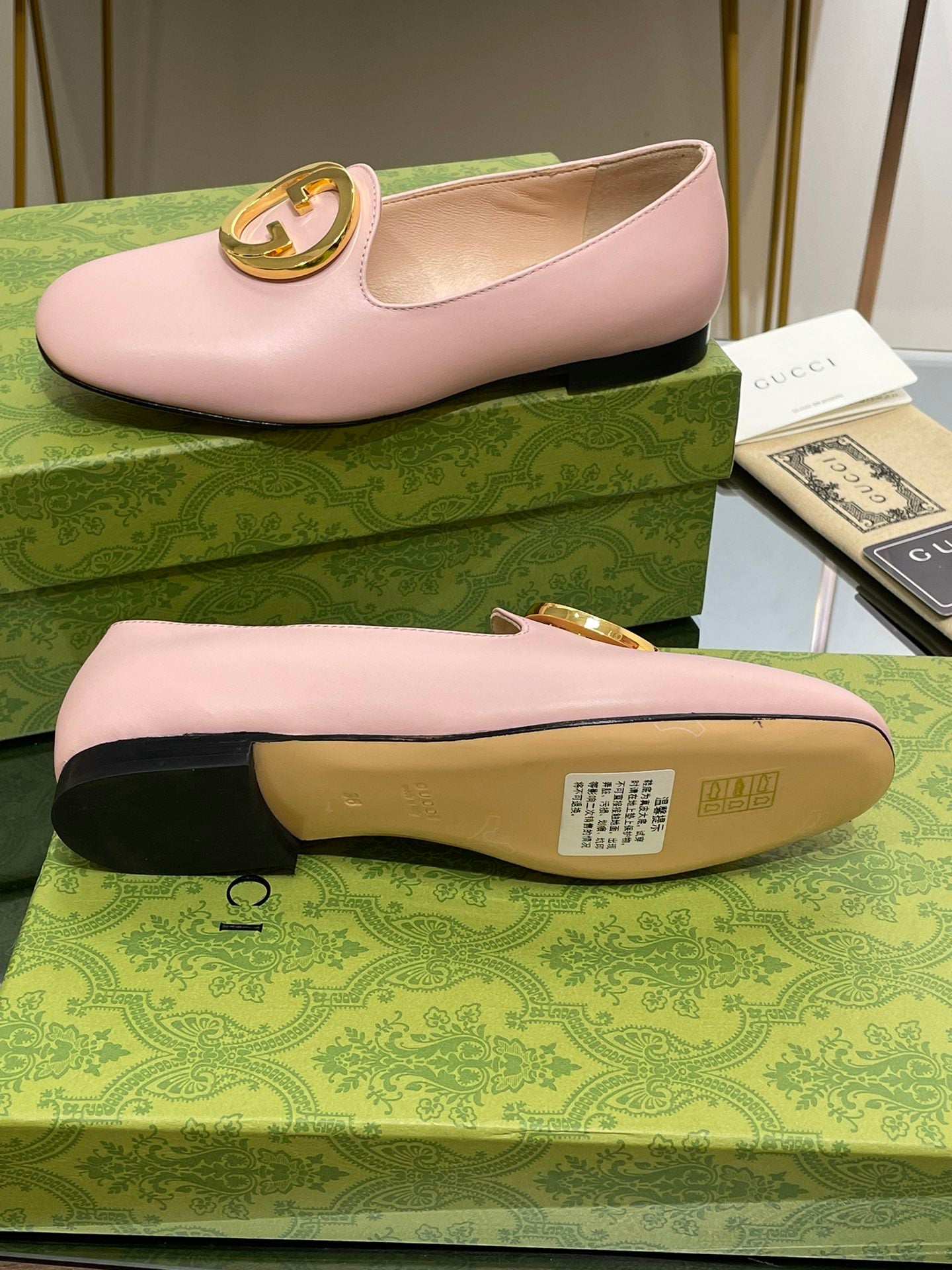 GUCCI BLONDIE LOGO-PLAQUE LOAFERS IN LIGHT PINK CALFSKIN WITH GOLD HARDWARE