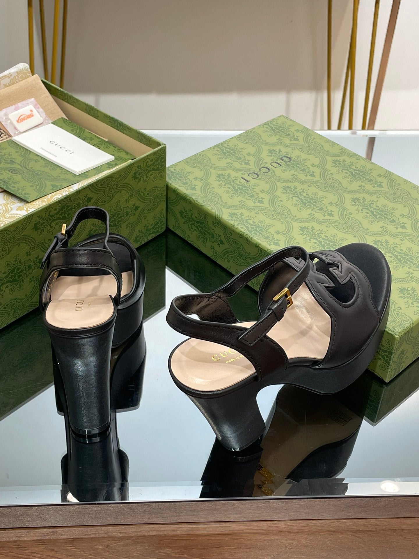 GUCCI 120 INTERLOCKING G SANDAL BLACK CALFSKIN