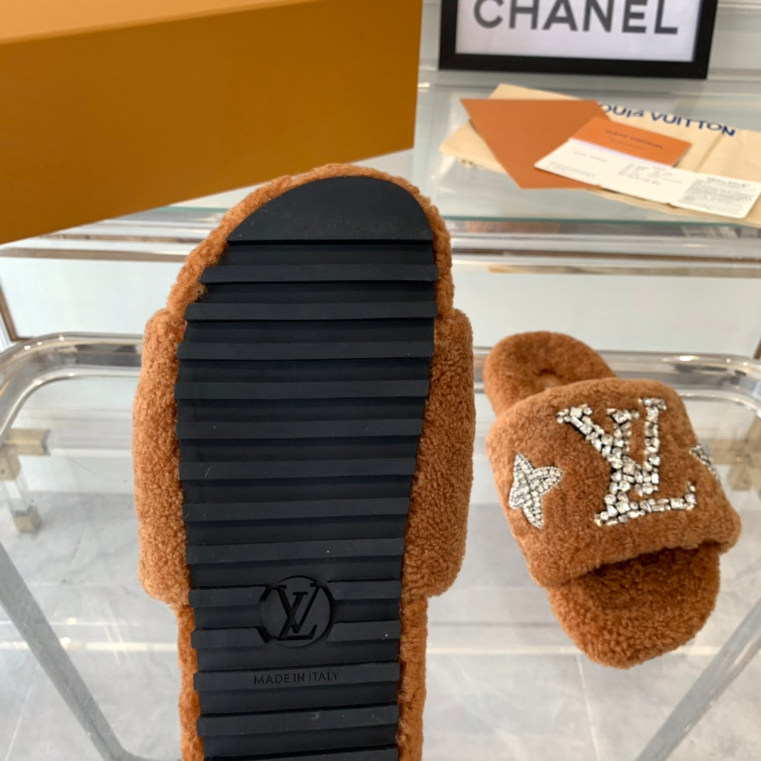 LOUIS VUITTON LV WOMEN'S PASEO FLAT SLIPPER IN CINNAMON BROWN FLEECE