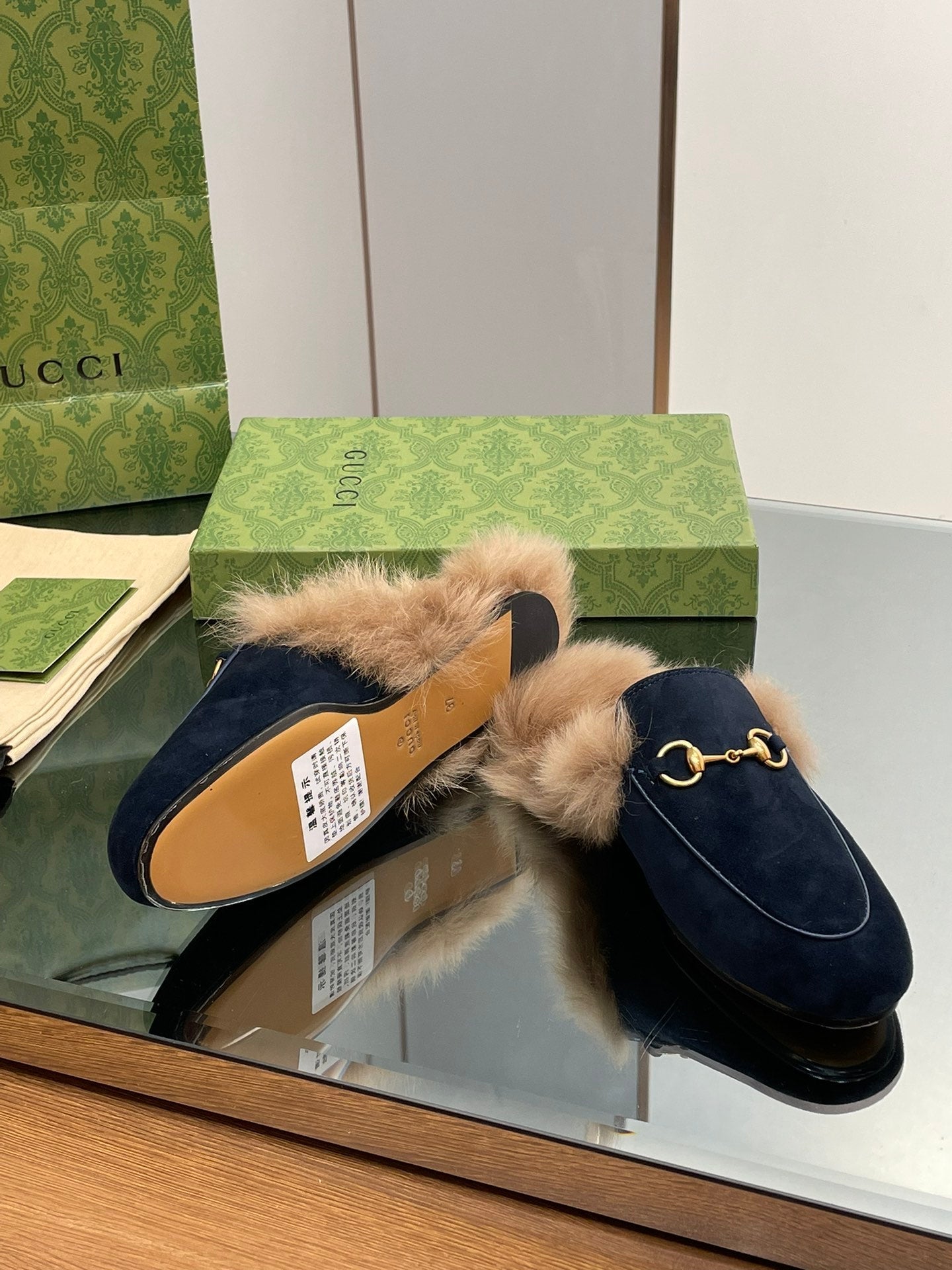 GUCCI HORSEBIT MULE IN NAVY BLUE SUEDE AND LAMB WOOL LINING