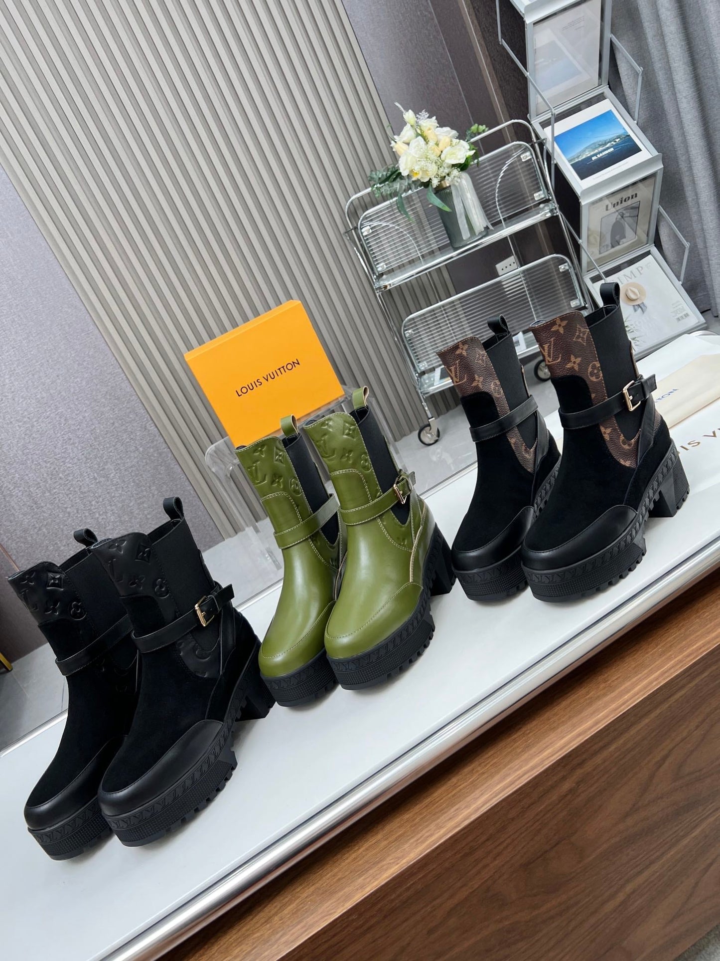 LOUIS VUITTON LAUREATE PLATFORM DESERT BOOT IN DARK OLIVE GREEN CALFSKIN
