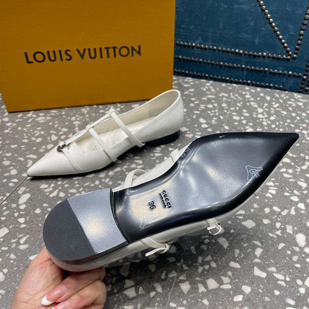 LOUIS VUITTON POINTED FLAT SHOES IN WHITE CALFSKIN