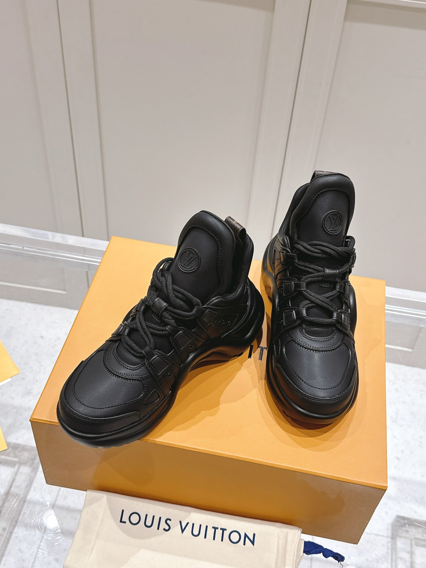 LOUIS VUITTON LV BARRACUDA SNEAKER IN BLACK CALFSKIN