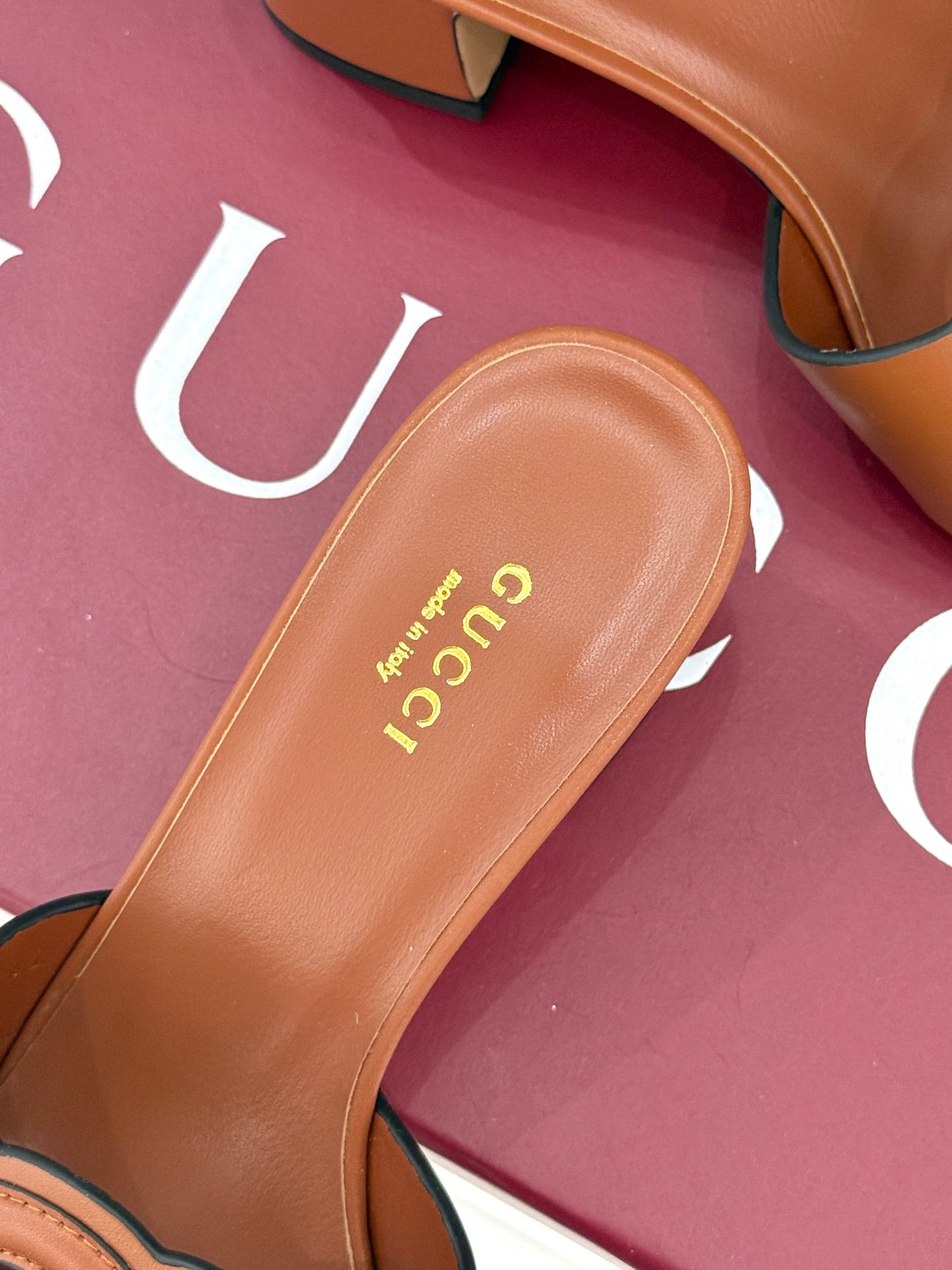 GUCCI MID-HEEL MULE IN RUST BROWN CALFSKIN