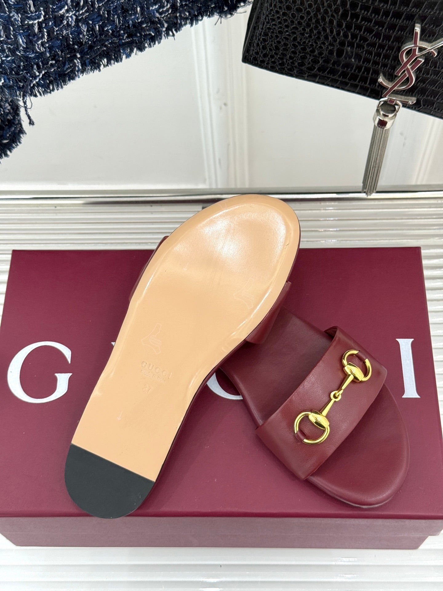 GUCCI SLIDE SANDALS IN RED CALFSKIN WITH GOLD HARDWARE