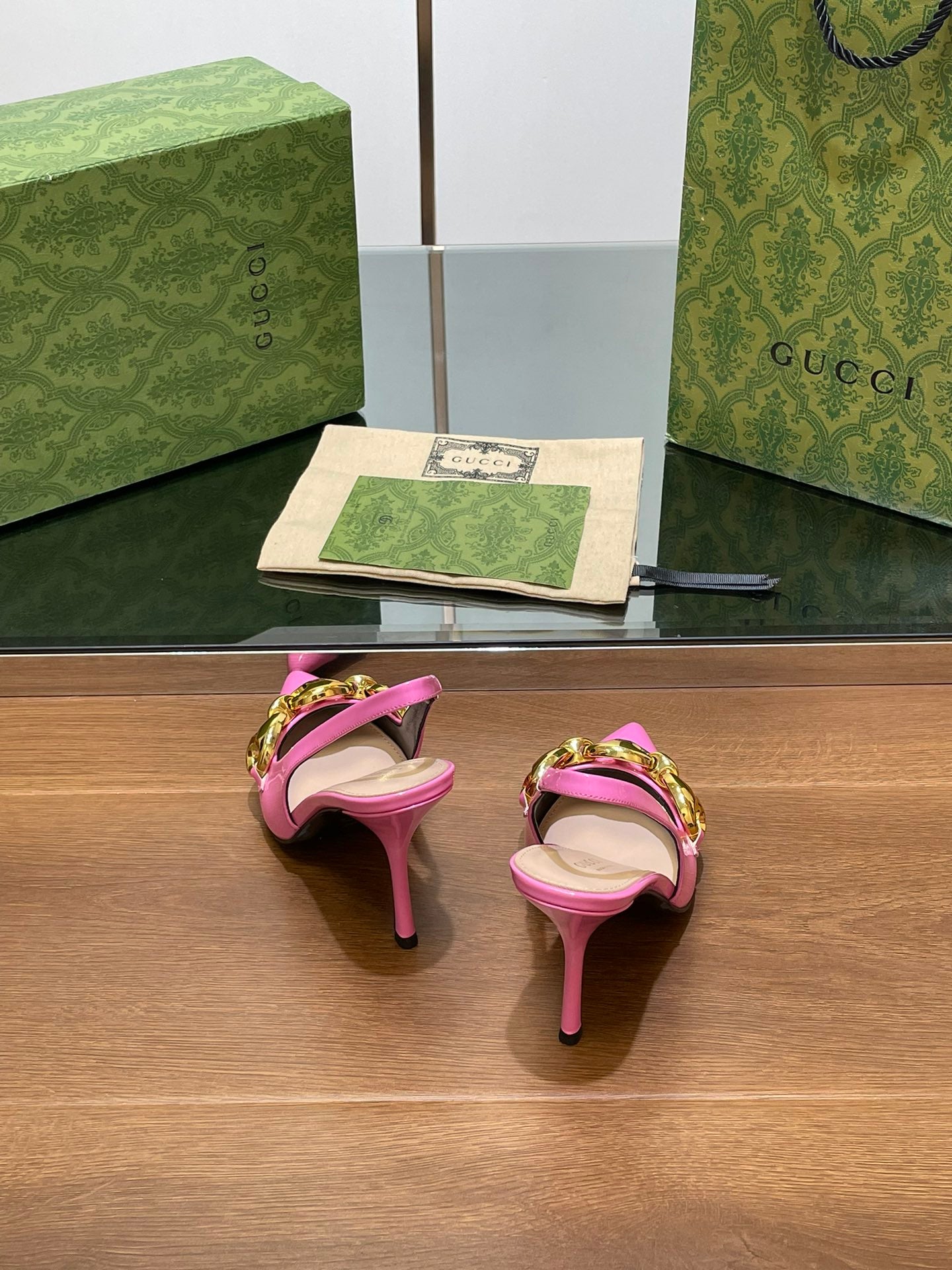 GUCCI HIGH SLINGBACK 10.5 CM IN FUSICA PINK GLOSSY CALFSKIN WITH GOLD HARDWARE