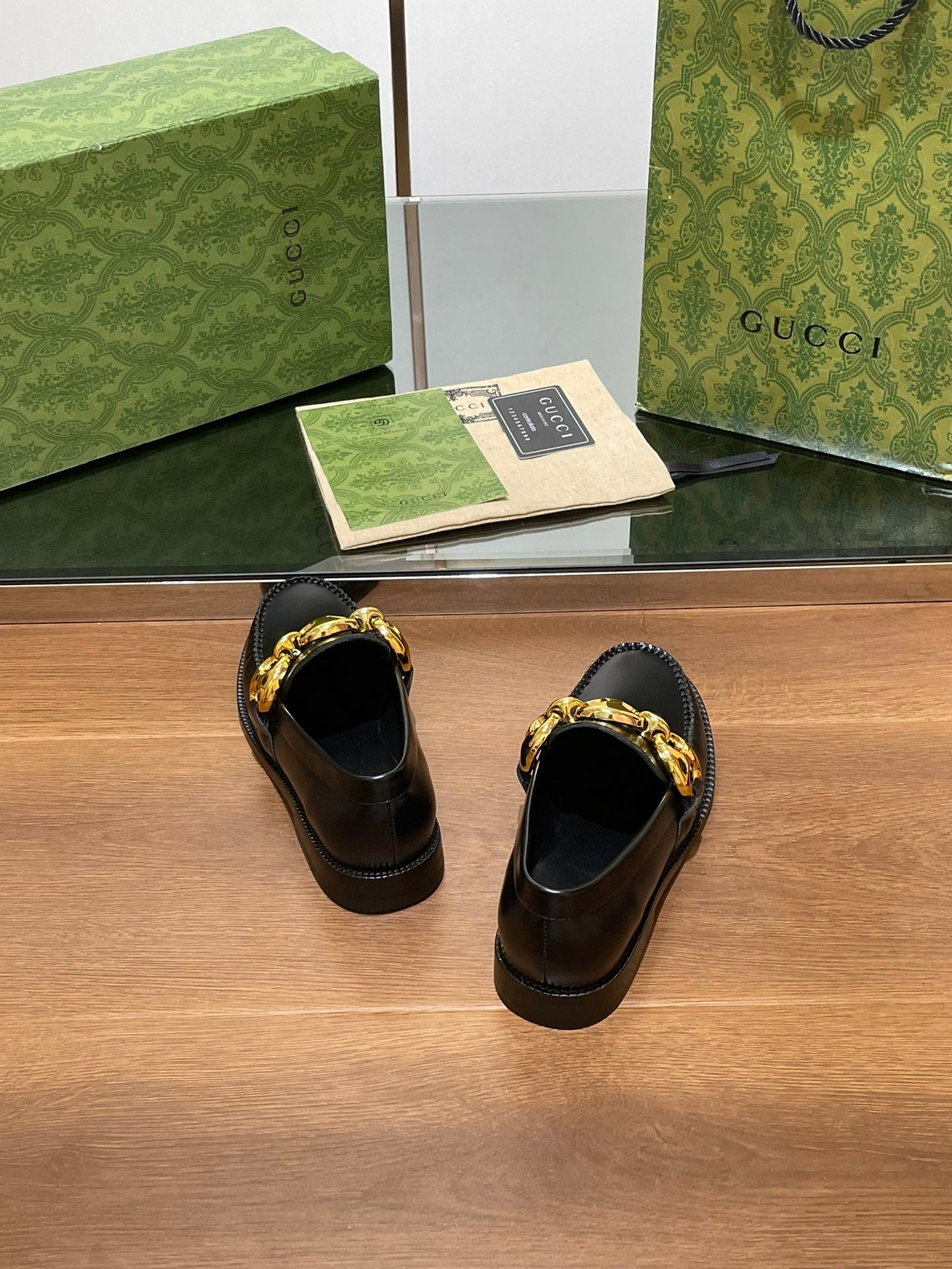 GUCCI LOAFER SHOES IN BLACK CALFSKIN WITH GOLD HARDWARE
