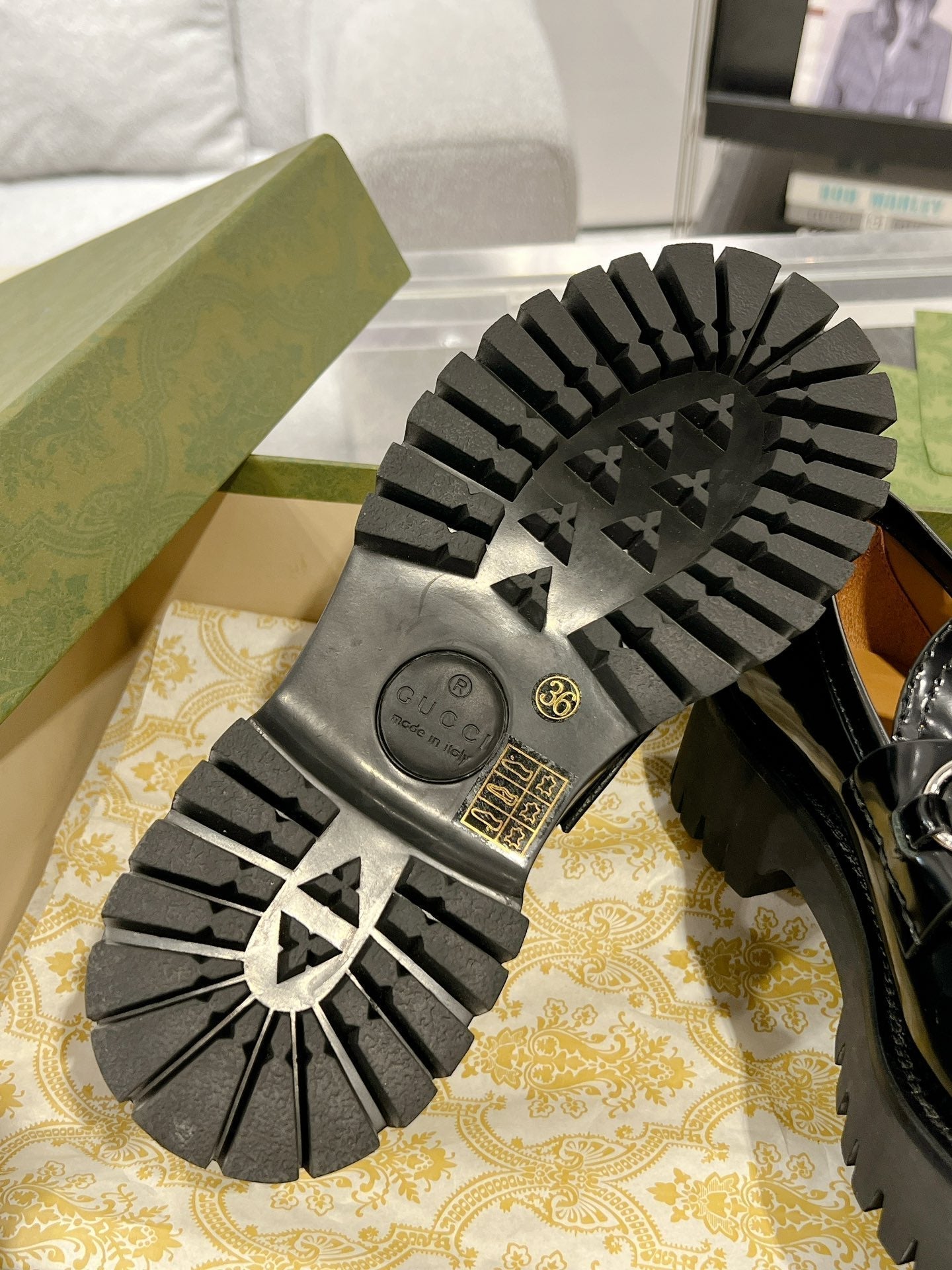 GUCCI LOAFER WITH HORSEBIT GLOSSY BLACK CALFSKIN