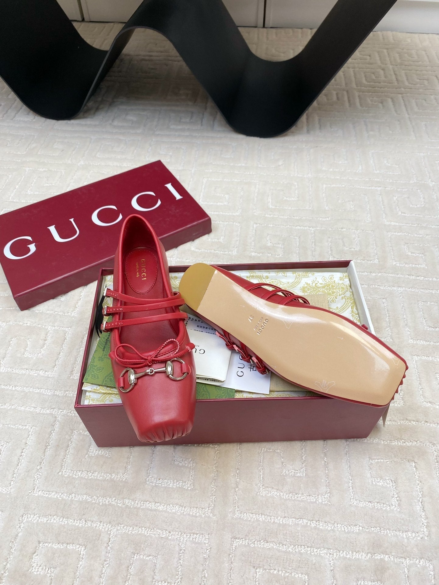 GUCCI BALLET FLAT CRIMSON HORIZONTAL STRAPS LAMBSKIN