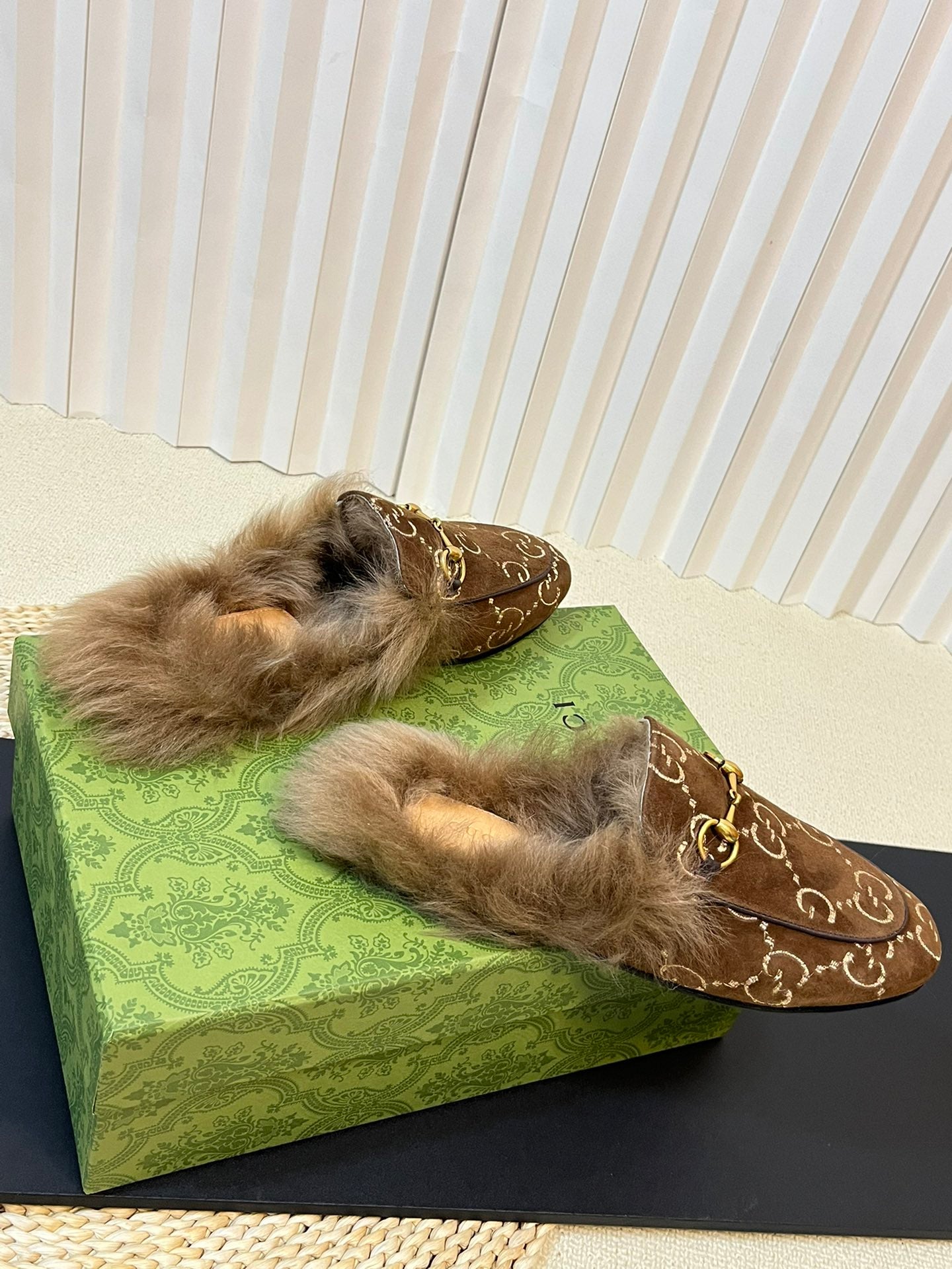 GUCCI HORSEBIT MULE IN COCOA BROWN MONOGRAM VELVET AND LAMB WOOL LINING