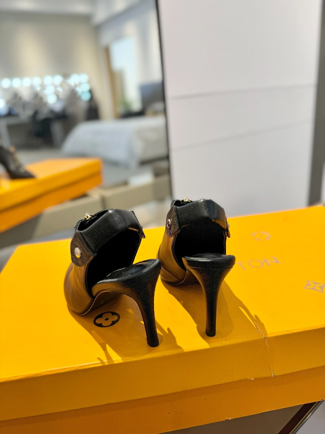 LOUIS VUITTON ALLURE HIGH 8 CM SLINGBACK IN BLACK CALFSKIN
