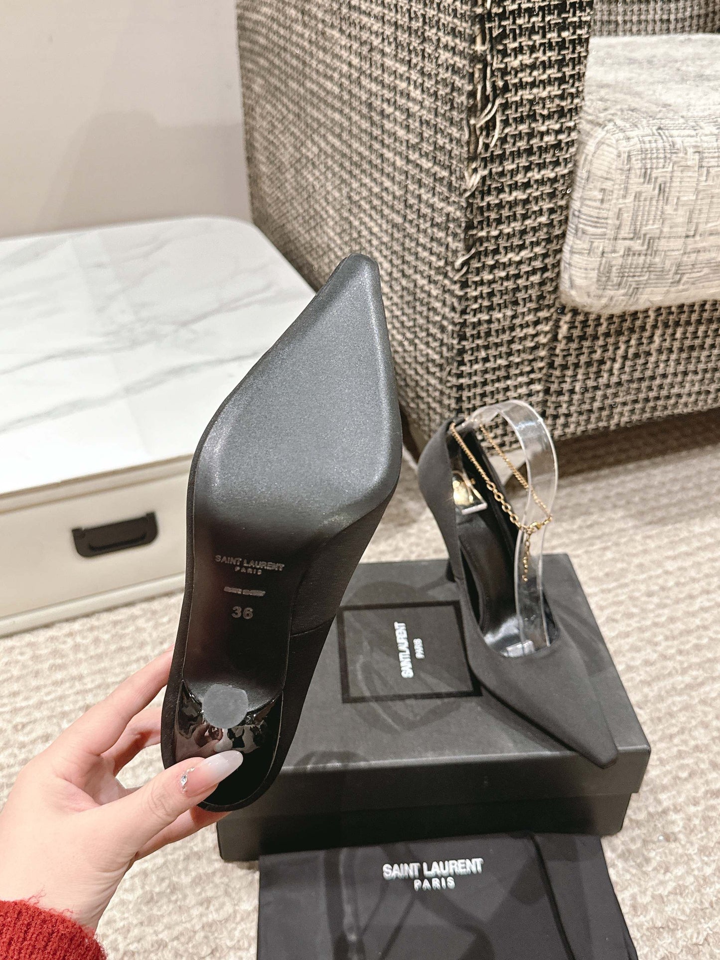 LOUIS VUITTON HIGH PUMP 9 CM IN BLACK SATIN