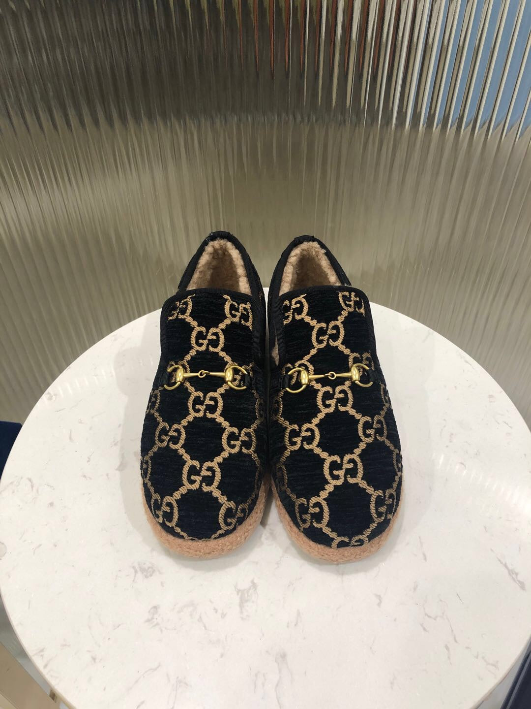 GUCCI HORSEBIT LOAFER IN BLACK MIX YELLOW WOOL AND LAMB FUR LINING