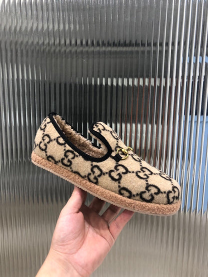 GUCCI HORSEBIT LOAFER IN BEIGE MIX BLACK WOOL AND LAMB FUR LINING