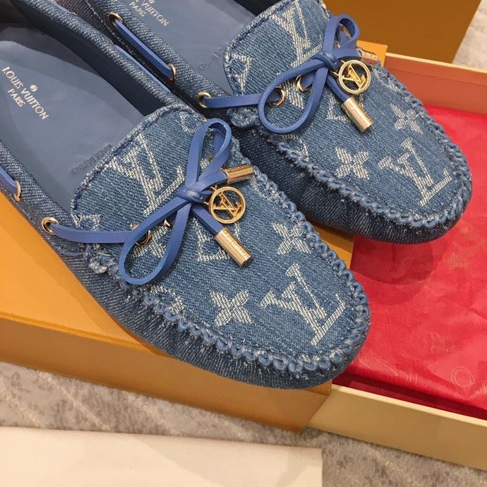 LOUIS VUITTON LV WOMEN'S DRIVER MOCCASIN IN BLUE MONOGRAM DENIM