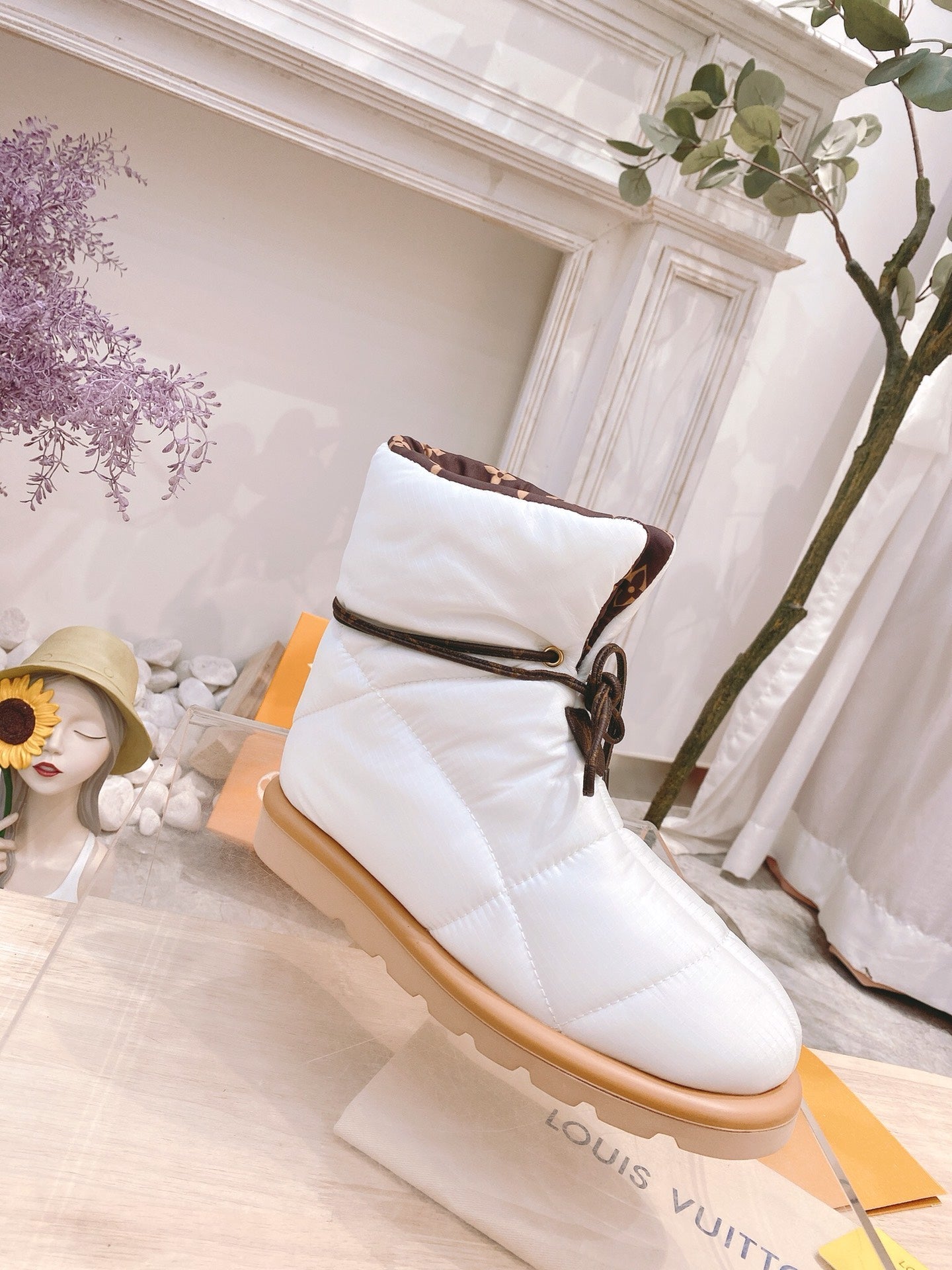 LOUIS VUITTON PILLOW COMFORT ANKLE BOOTS IN WHITE NYLON