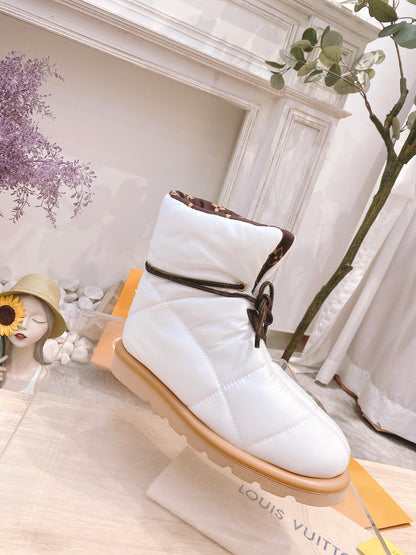 LOUIS VUITTON PILLOW COMFORT ANKLE BOOTS IN WHITE NYLON