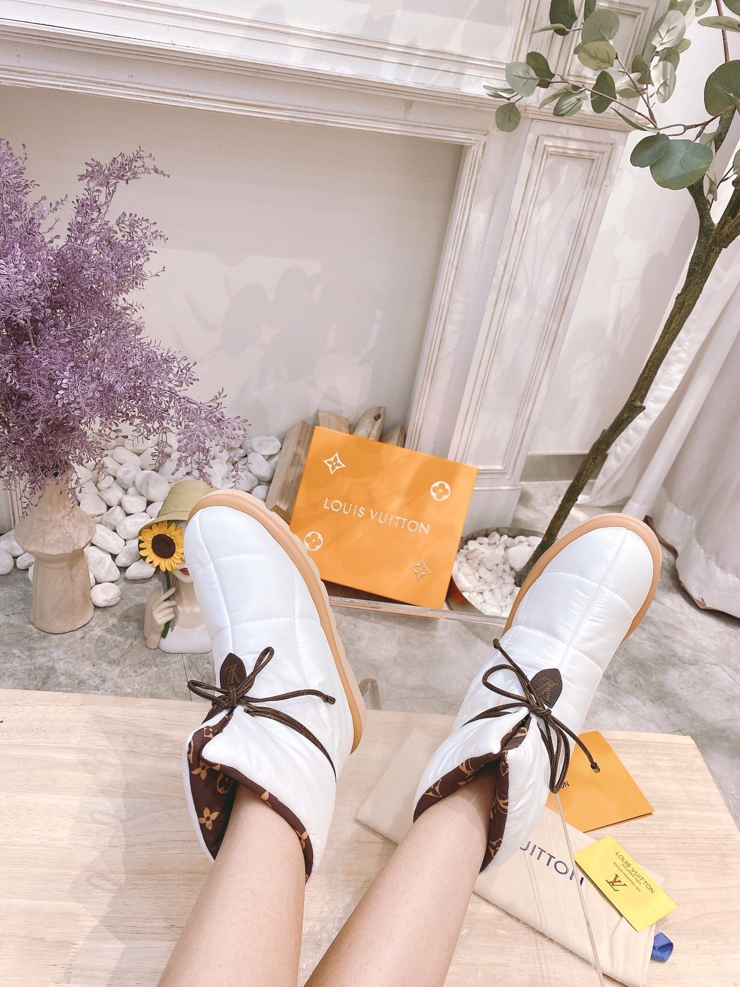 LOUIS VUITTON PILLOW COMFORT ANKLE BOOTS IN WHITE NYLON