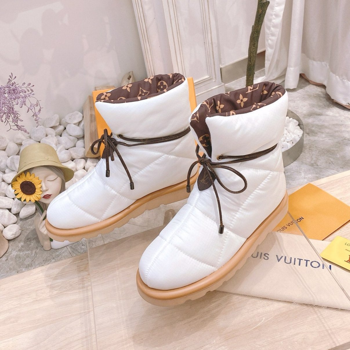 LOUIS VUITTON PILLOW COMFORT ANKLE BOOTS IN WHITE NYLON