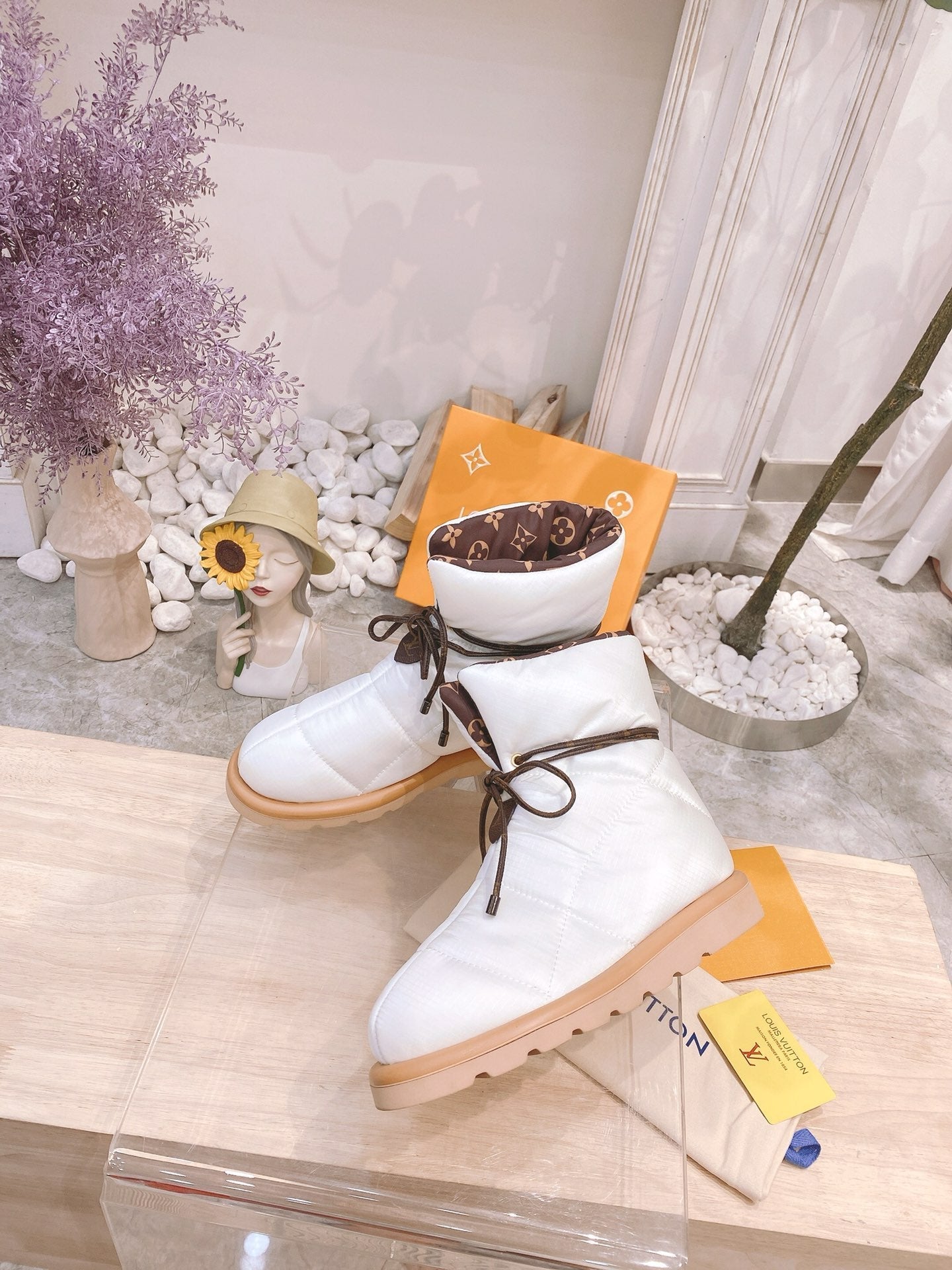 LOUIS VUITTON PILLOW COMFORT ANKLE BOOTS IN WHITE NYLON