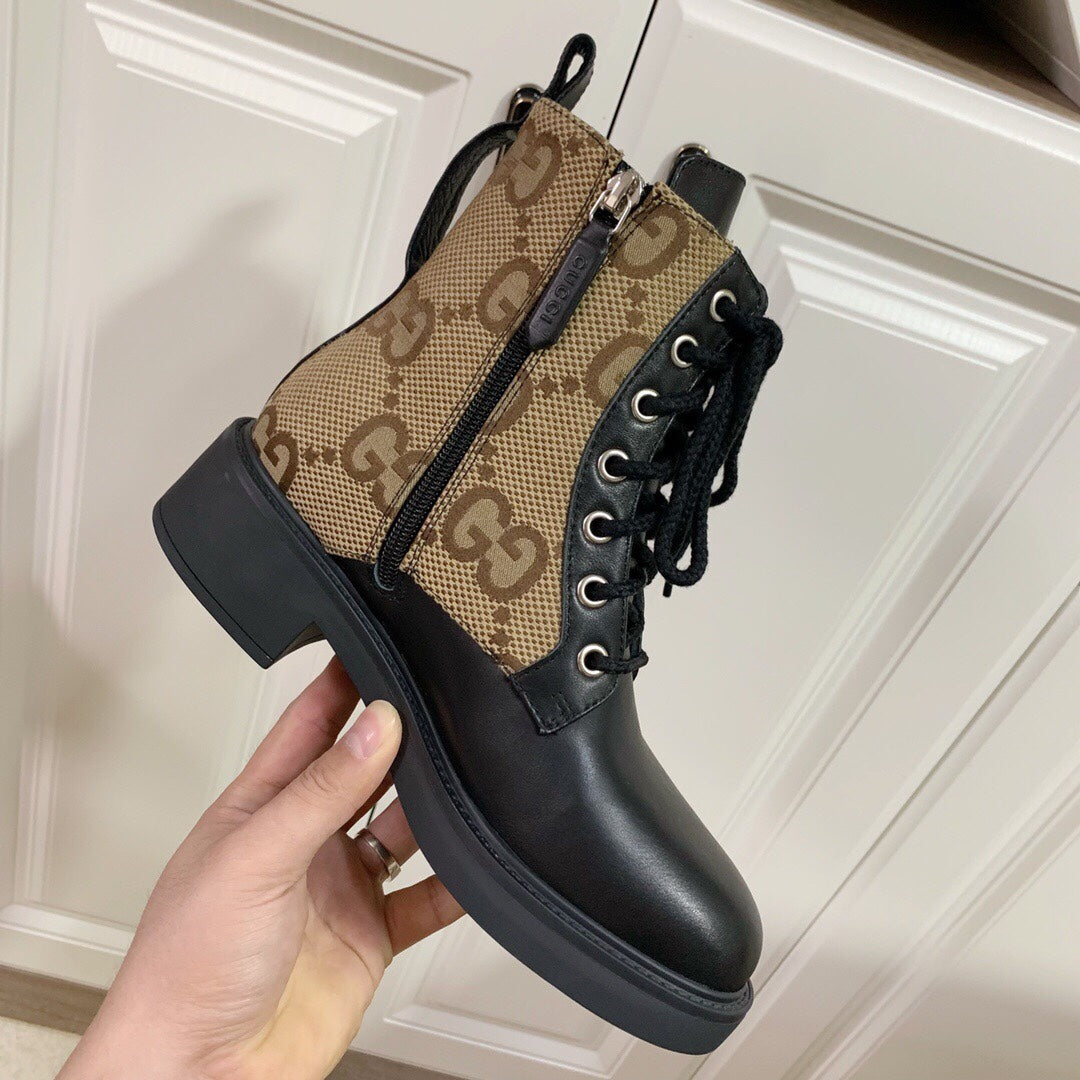 GUCCI LACE-UP ANKLE BOOTS WITH DOUBLE G BUCKLE IN BEIGE CANVAS AND BLACK SHEEPSKIN