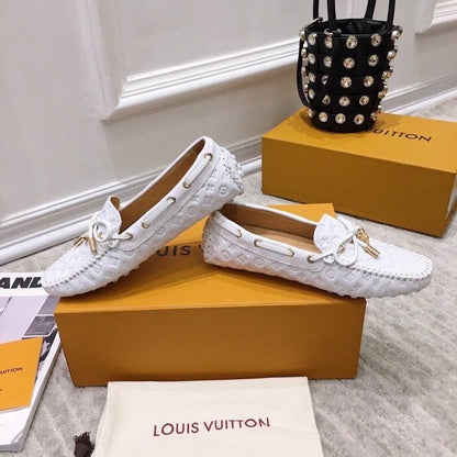 LOUIS VUITTON LV WOMEN'S DRIVER MOCCASIN IN WHITE EMBOSSED CALFSKIN