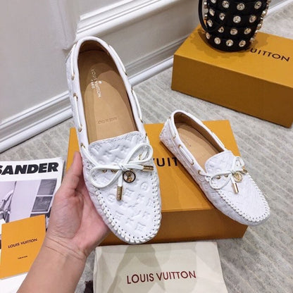 LOUIS VUITTON LV WOMEN'S DRIVER MOCCASIN IN WHITE EMBOSSED CALFSKIN