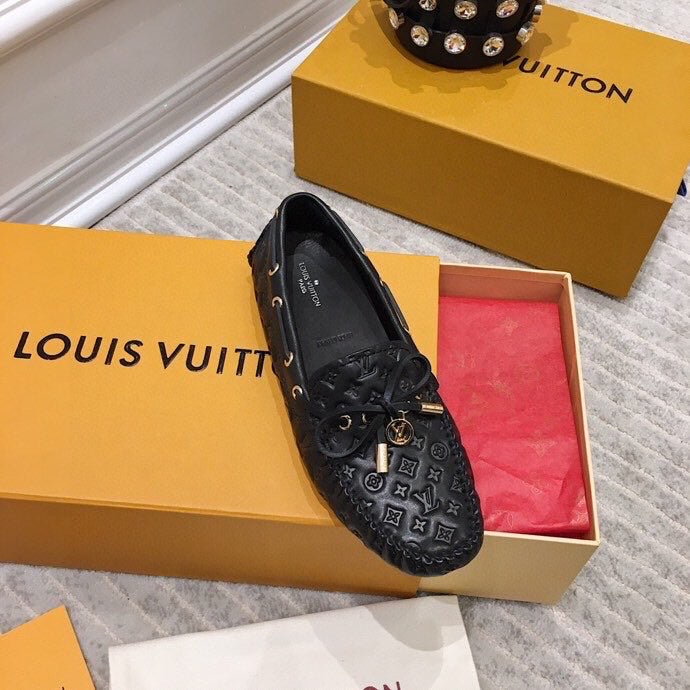 LOUIS VUITTON LV WOMEN'S DRIVER MOCCASIN IN BLACK EMBOSSED CALFSKIN