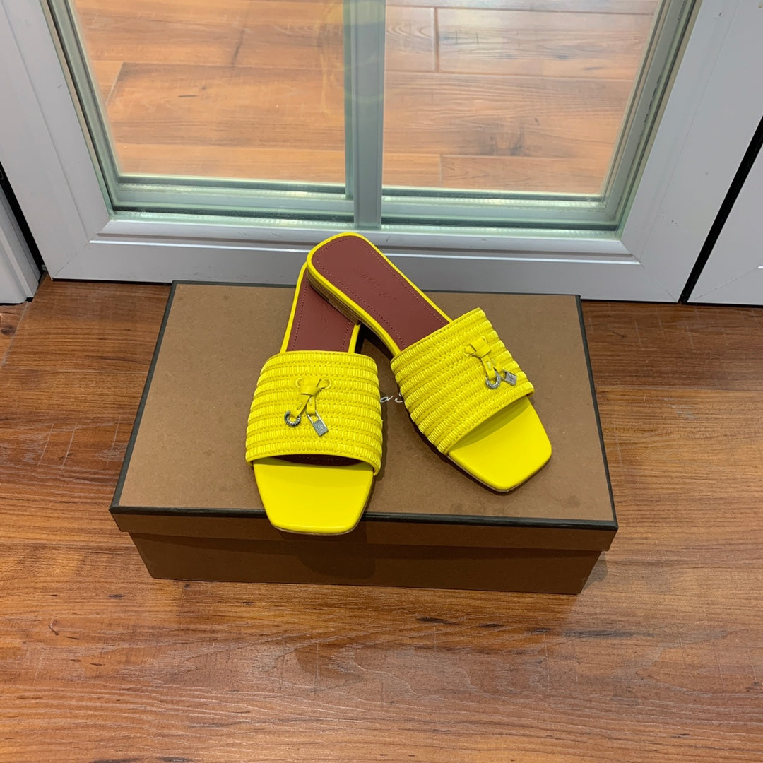 LP RAFFIA CHARMS FLATS SANDAL LEMON CALFSKIN