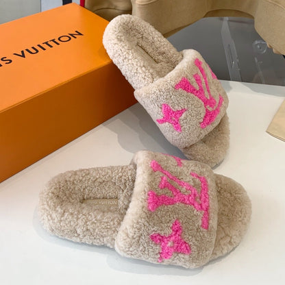 LOUIS VUITTON LV WOMEN'S PASEO FLAT SLIPPER IN BEIGE FLEECE WITH BRIGHT PINK LOGO