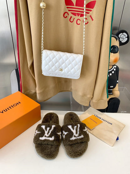LOUIS VUITTON LV WOMEN'S PASEO FLAT SLIPPER IN OLIVE GREEN FLEECE WITH WHITE LOGO