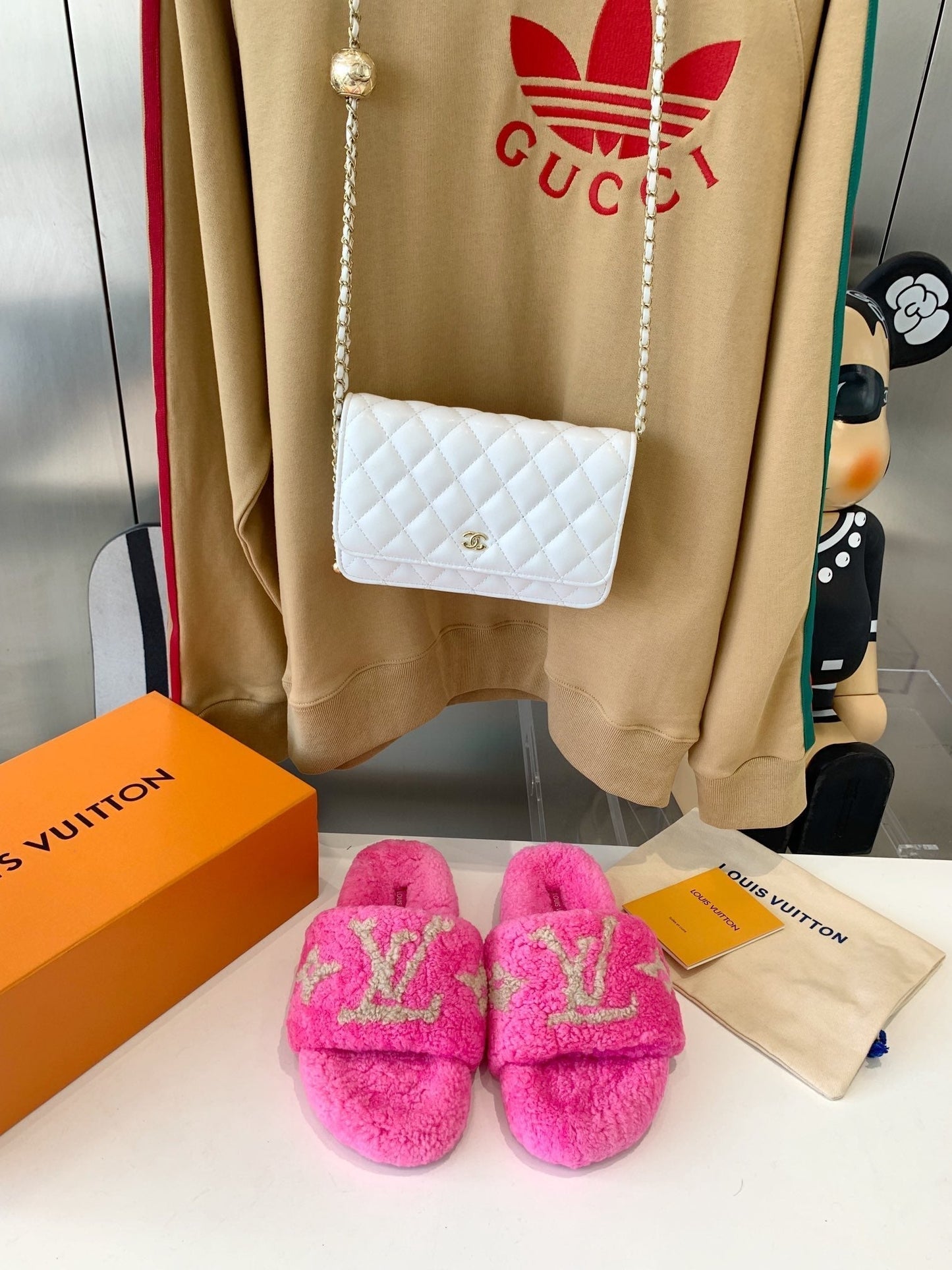 LOUIS VUITTON LV WOMEN'S PASEO FLAT SLIPPER IN BRIGHT PINK FLEECE WITH TAN BROWN LOGO