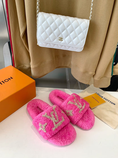 LOUIS VUITTON LV WOMEN'S PASEO FLAT SLIPPER IN BRIGHT PINK FLEECE WITH TAN BROWN LOGO