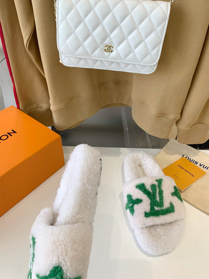 LOUIS VUITTON LV WOMEN'S PASEO FLAT SLIPPER IN WHITE FLEECE WITH GREEN LOGO