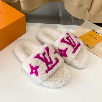 LOUIS VUITTON LV WOMEN'S PASEO FLAT SLIPPER IN WHITE FLEECE WITH PINK LOGO