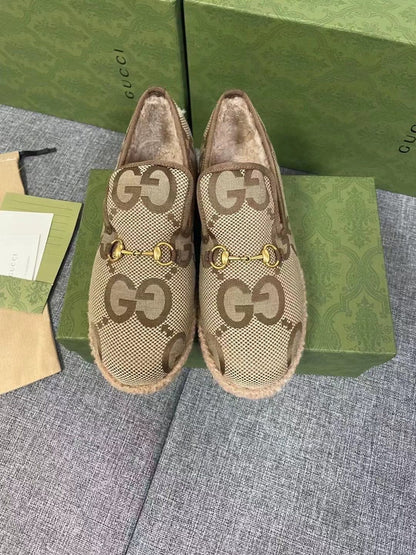 GUCCI HORSEBIT LOAFER IN ECRU BEIGE WOVEN FABRIC AND WOOL MIX LAMB FUR LINING