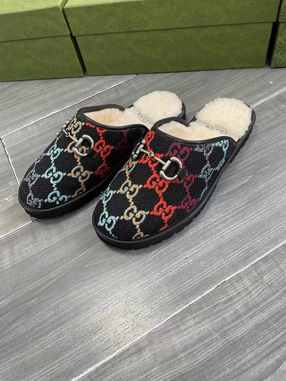 GUCCI SUPREME MULE IN COLORFUL CANVAS AND WOOL LINING