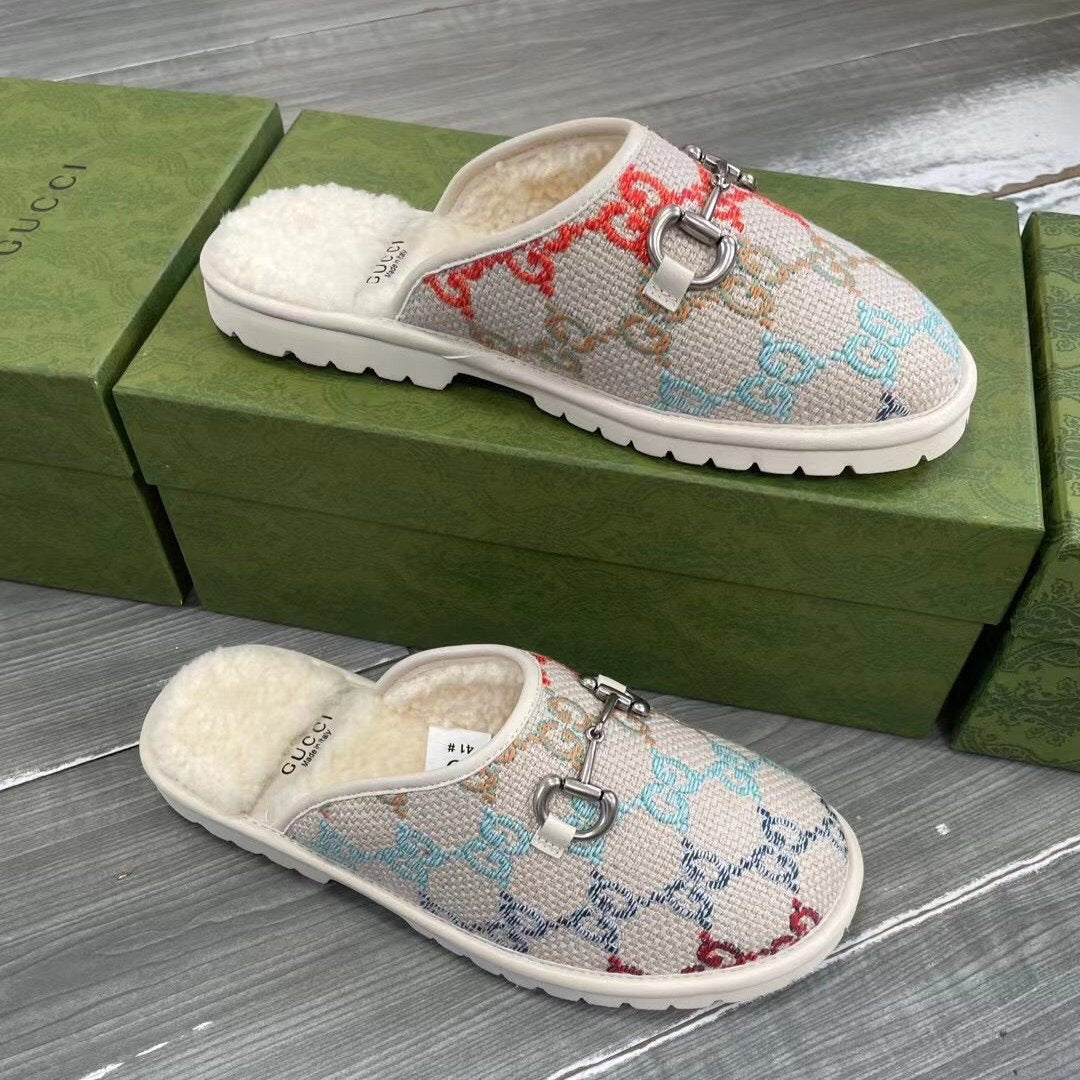 GUCCI SUPREME MULE IN COLORFUL CANVAS AND WOOL LINING