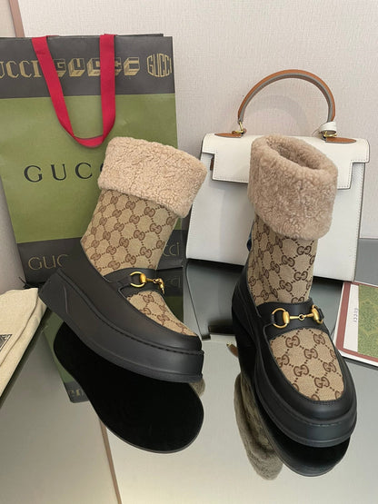 GUCCI HORSEBIT SNOW ANKLE BOOTS IN ECRU BEIGE MONOGRAM JACQUARD FABRIC MIX BLACK CALFSKIN AND LAMB WOOL LINING