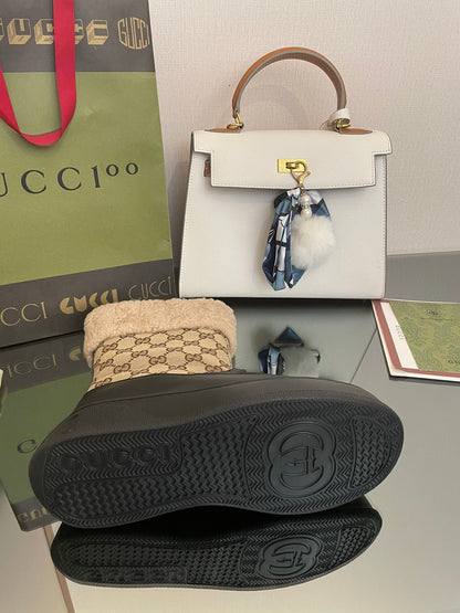 GUCCI HORSEBIT SNOW ANKLE BOOTS IN ECRU BEIGE MONOGRAM JACQUARD FABRIC MIX BLACK CALFSKIN AND LAMB WOOL LINING