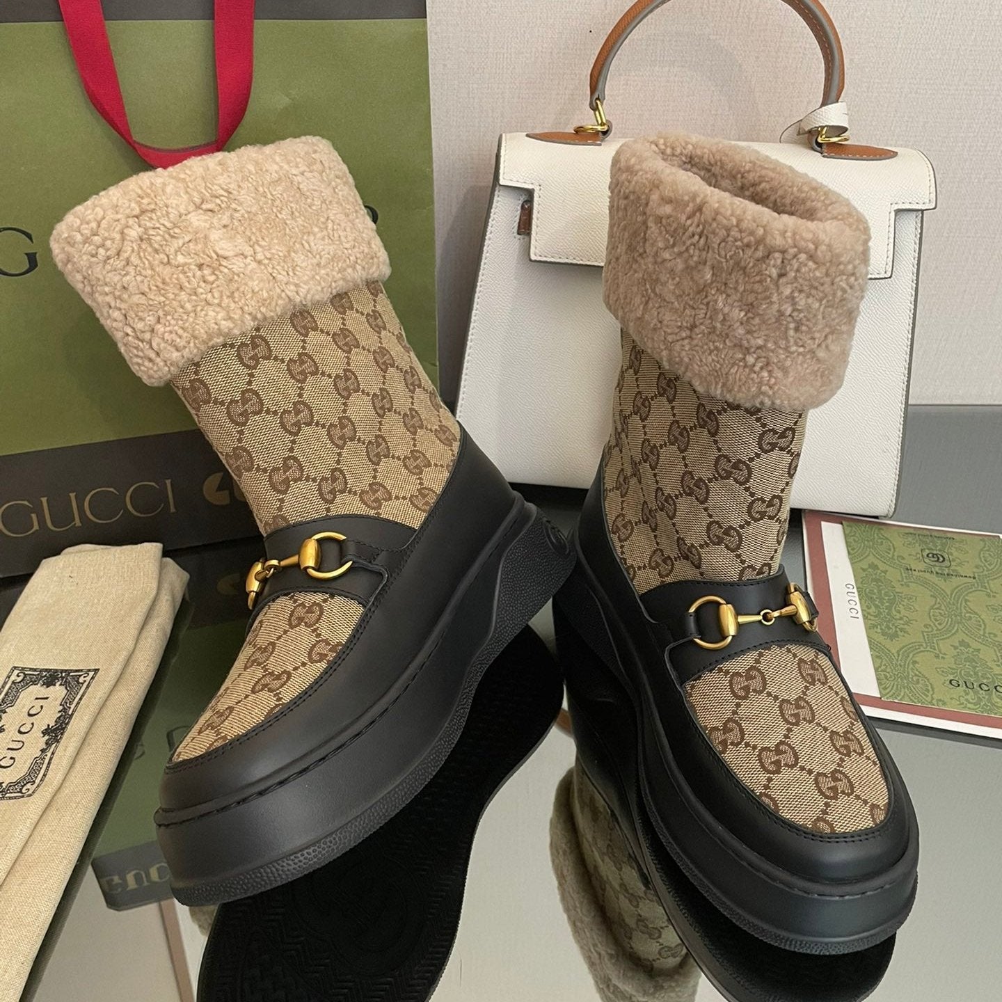 GUCCI HORSEBIT SNOW ANKLE BOOTS IN ECRU BEIGE MONOGRAM JACQUARD FABRIC MIX BLACK CALFSKIN AND LAMB WOOL LINING