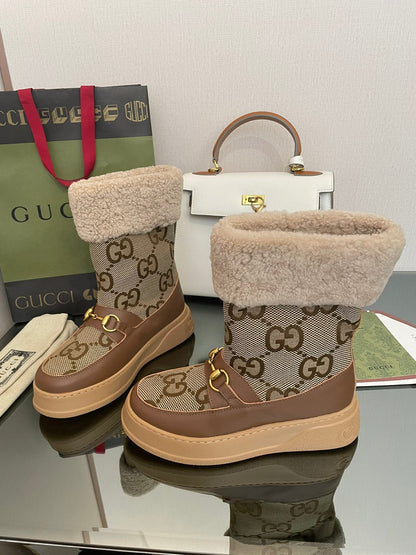 GUCCI HORSEBIT SNOW ANKLE BOOTS IN ECRU BEIGE MONOGRAM JACQUARD FABRIC MIX BROWN CALFSKIN AND LAMB WOOL LINING