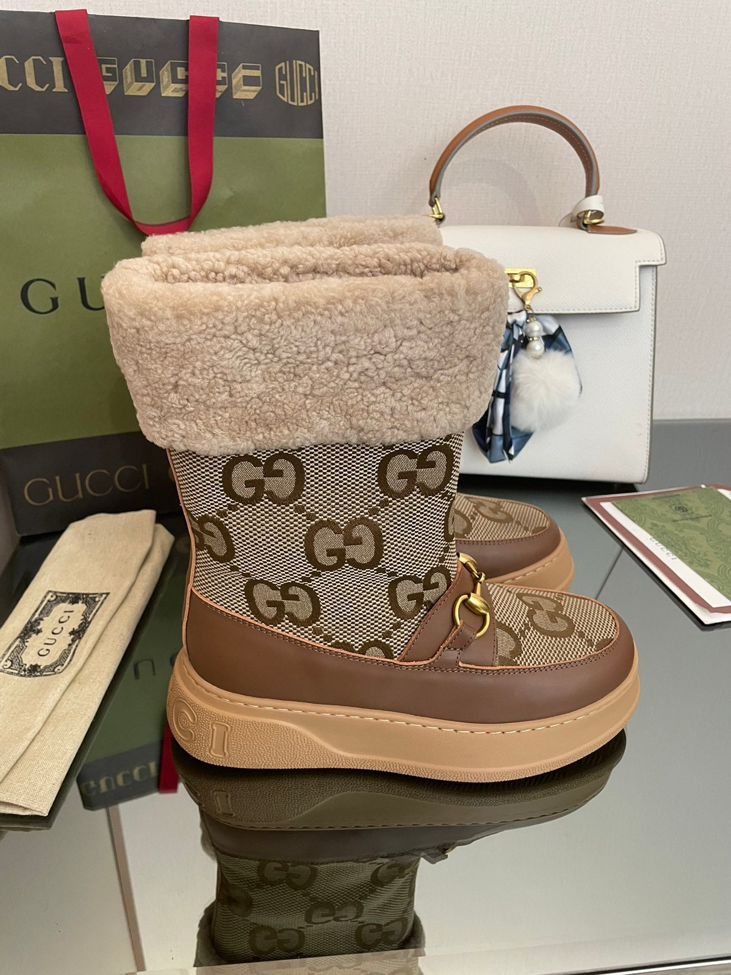 GUCCI HORSEBIT SNOW ANKLE BOOTS IN ECRU BEIGE MONOGRAM JACQUARD FABRIC MIX BROWN CALFSKIN AND LAMB WOOL LINING