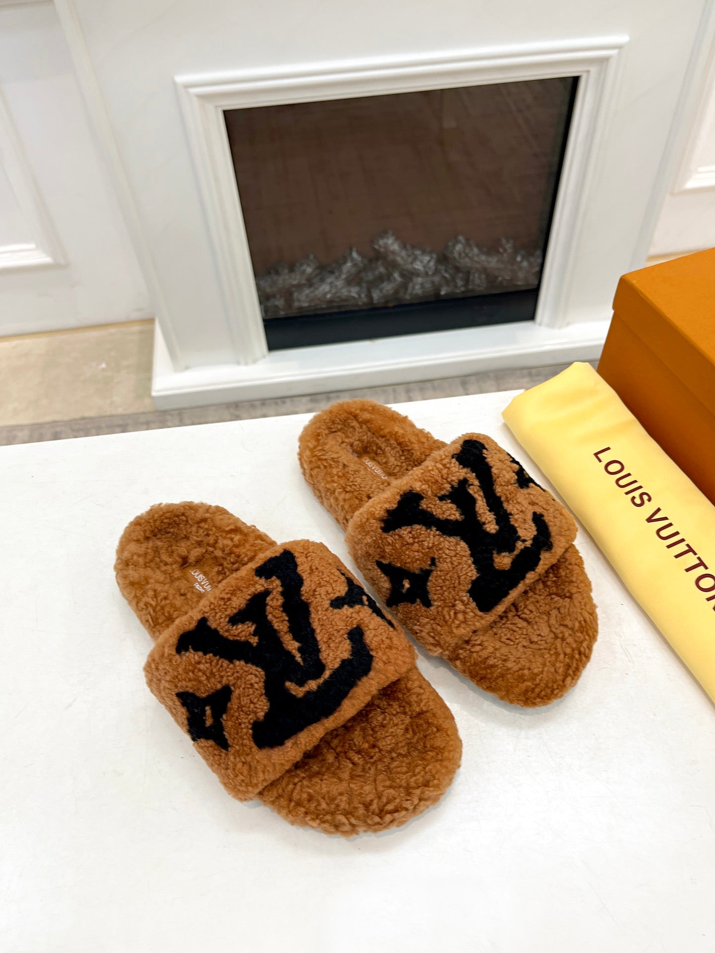 LOUIS VUITTON LV FLAT SLIPPER IN GINGERBREAD BROWN MIX BLACK SHEARLING