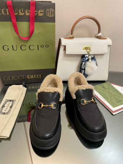 GUCCI LOAFER IN BLACK CALFSKIN WITH BEIGE WOOL LINING
