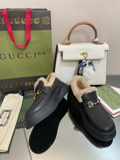 GUCCI LOAFER IN BLACK CALFSKIN WITH BEIGE WOOL LINING