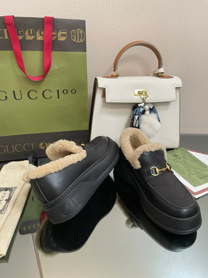 GUCCI LOAFER IN BLACK CALFSKIN WITH BEIGE WOOL LINING