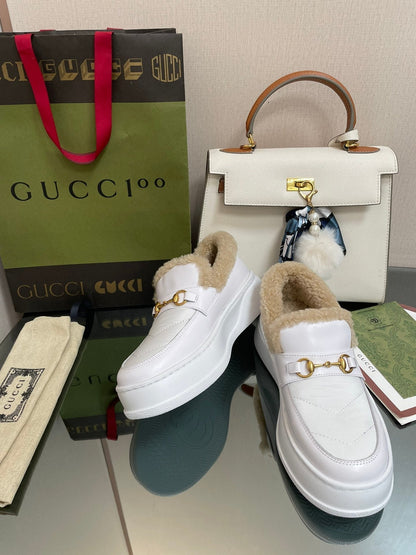 GUCCI LOAFER IN WHITE CALFSKIN WITH BEIGE WOOL LINING